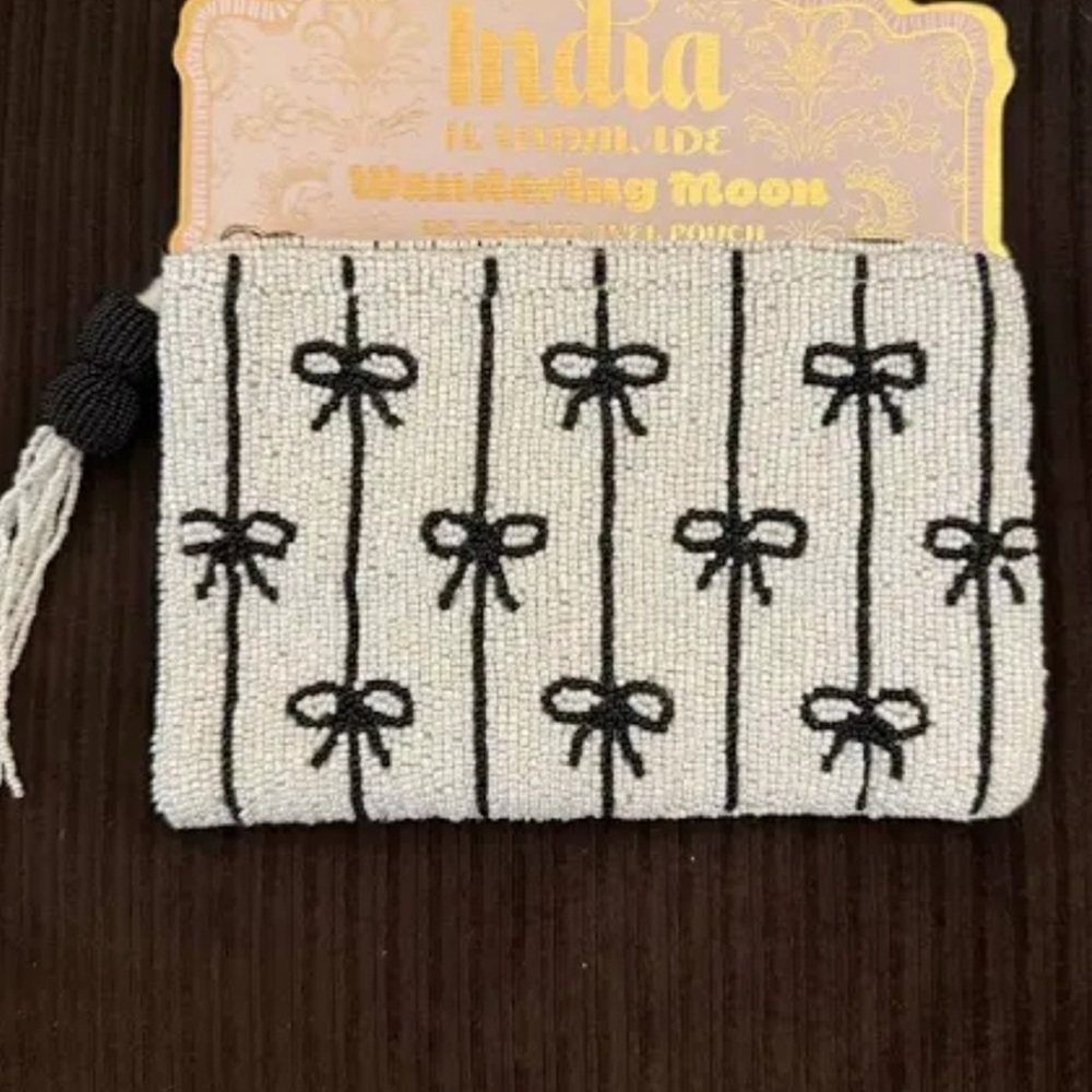 Black and white bow Beaded Pouch